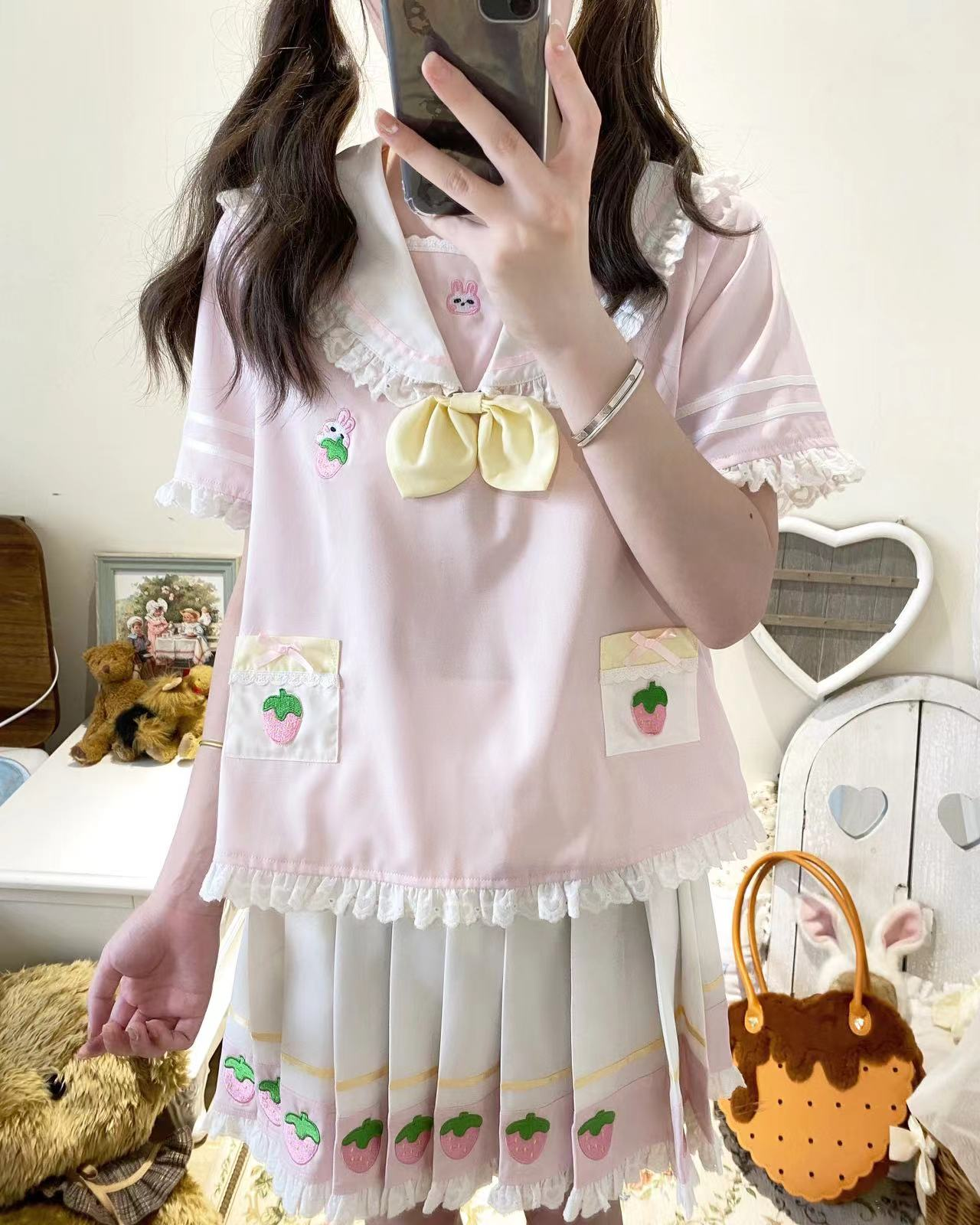 Original and genuine skirt - Strawberry Uniform 3.0 set with normal sleeves and cute strawberry embroidery.