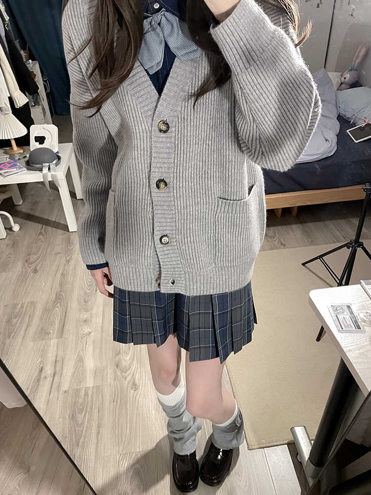 Original and genuine JK uniform plaid skirt, half skirt and short skirt in Japanese style with elegance for spring and autumn.