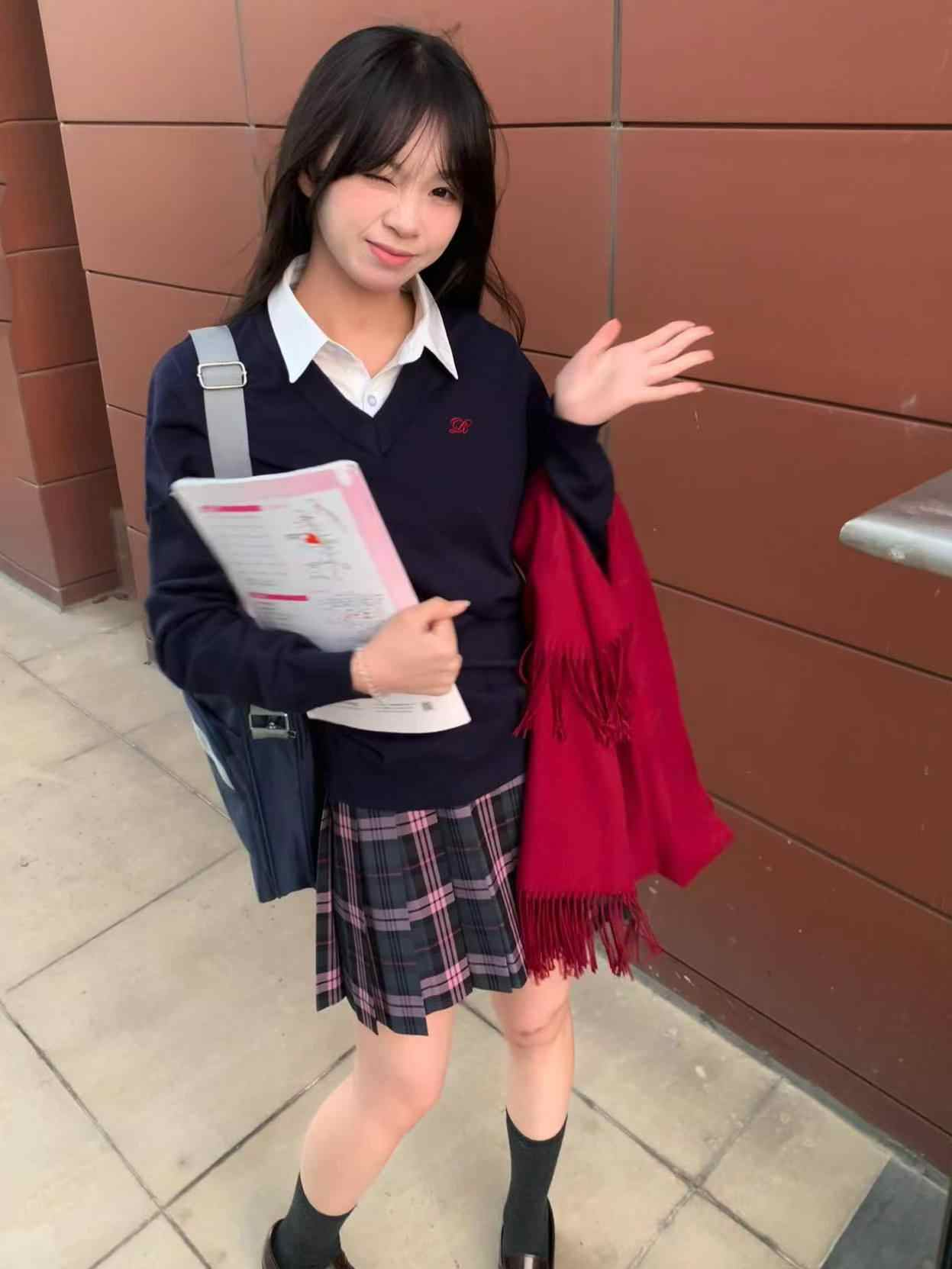 JK uniform skirt, Japanese school-uniform-feeling plaid skirt, half skirt, pleated skirt for autumn and winter, in academic style.