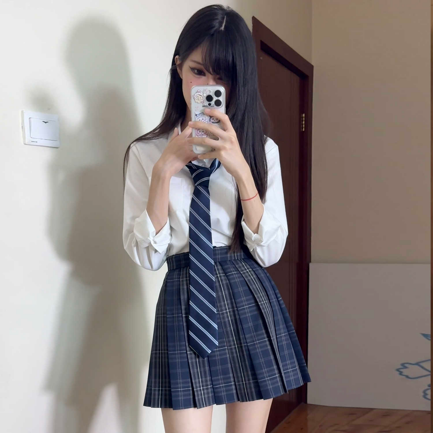 New Product: Chidao Plaid Skirt. School-uniform-feeling pleated JK skirt. Blue and white plaid, versatile JK skirt.