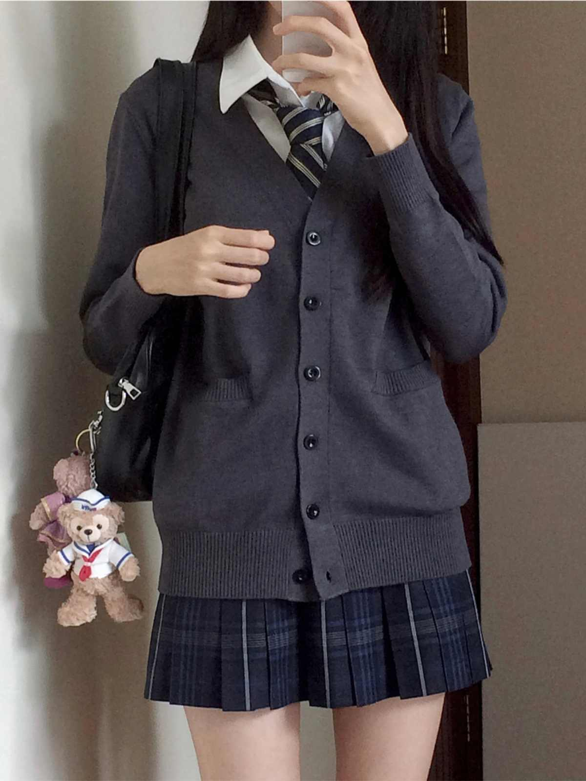 Original Starfrost Plaid Skirt. School-uniform-feeling pleated JK skirt. Blue plaid, versatile JK skirt.