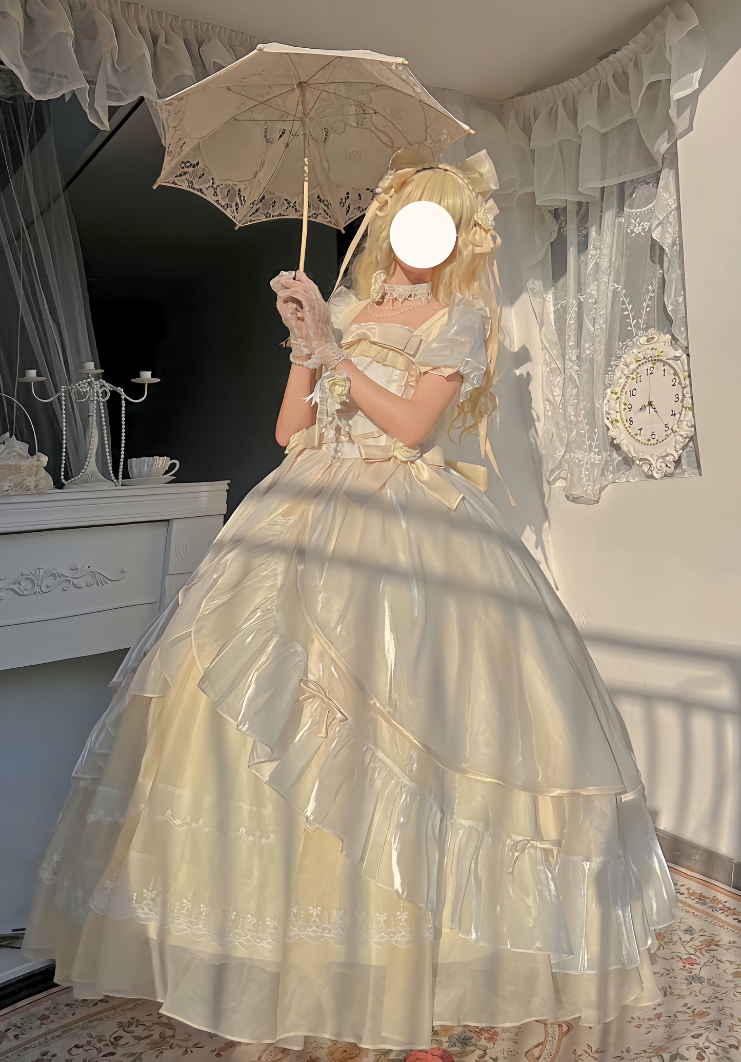 Wow! Big Lolita dress, noble and elegant in off-white color, perfect for coming-of-age ceremonies and birthday parties. It's an extremely fairy-like dress for a runaway princess.