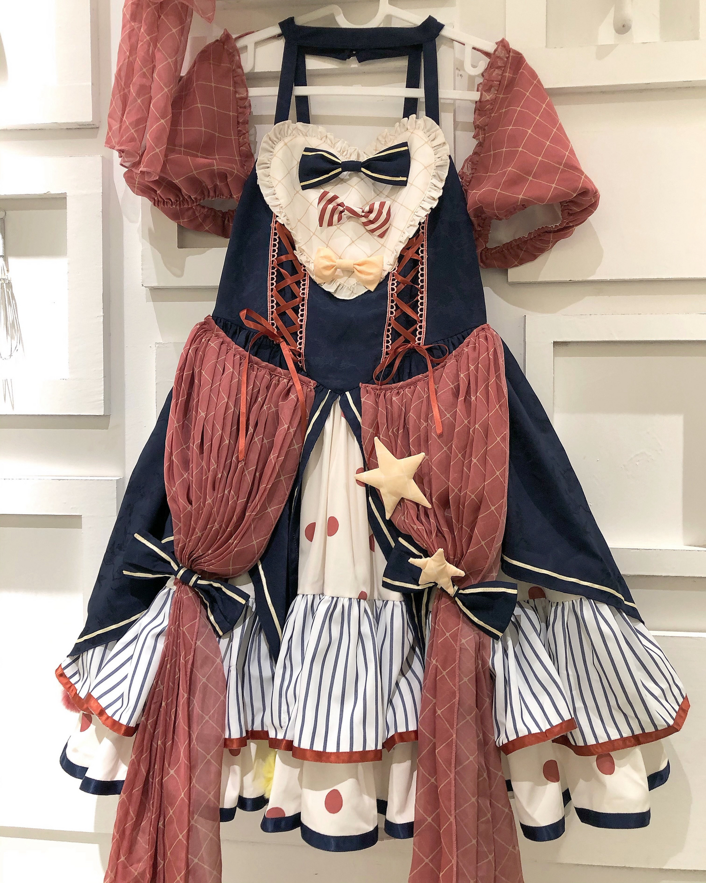 Original and genuine Lolita dress, a daily mid-to-long length dress for circus girls.