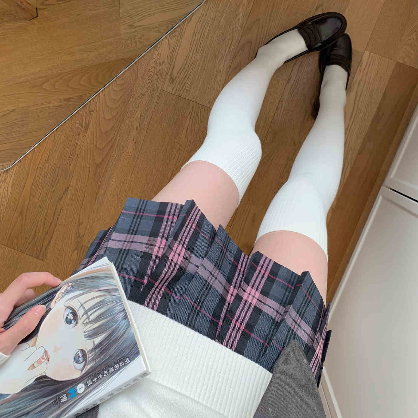 JK uniform skirt, Japanese school-uniform-feeling plaid skirt, half skirt, pleated skirt for autumn and winter, in academic style.